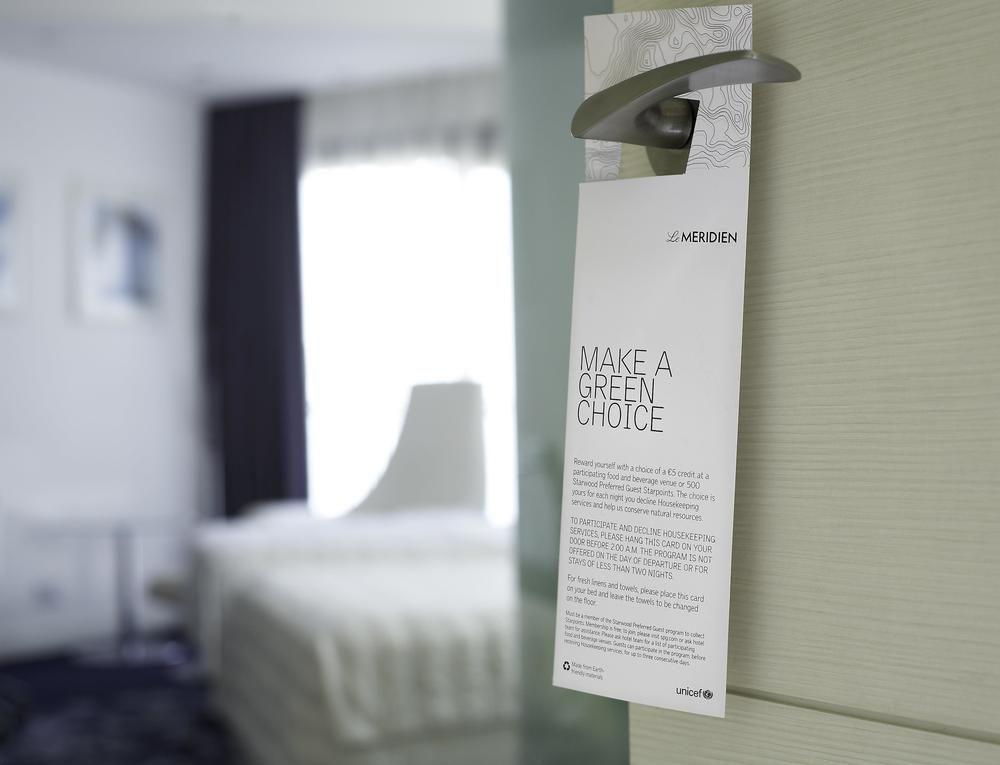 Le Meridien Al-Chubar Zewnętrze zdjęcie A door hanger
