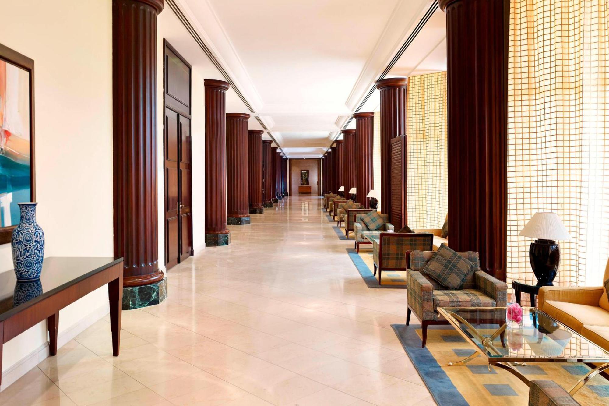 Le Meridien Al-Chubar Zewnętrze zdjęcie The Concourse