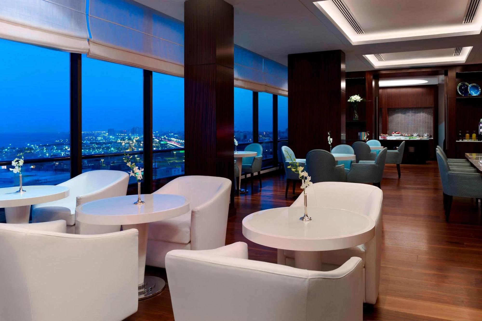Le Meridien Al-Chubar Zewnętrze zdjęcie Club Lounge at the 36th floor